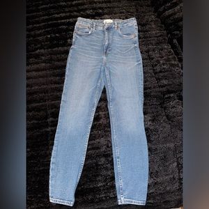 Zara high waisted jeans. Size 10. Great condition.
